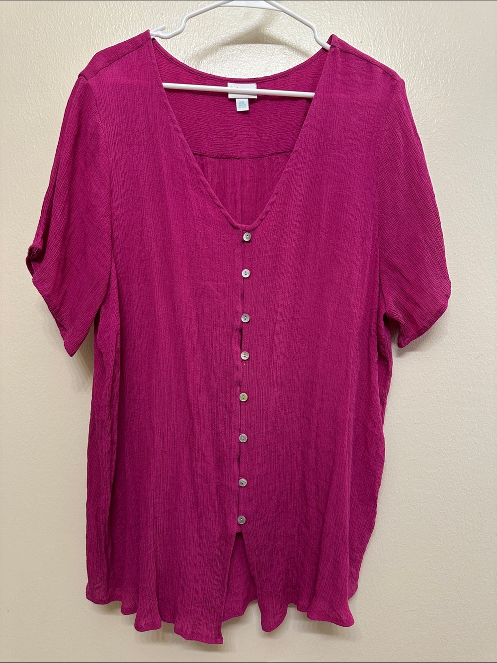 LuLaRoe 2x Women’s Button-Front V-Neck Top in Fuchsia